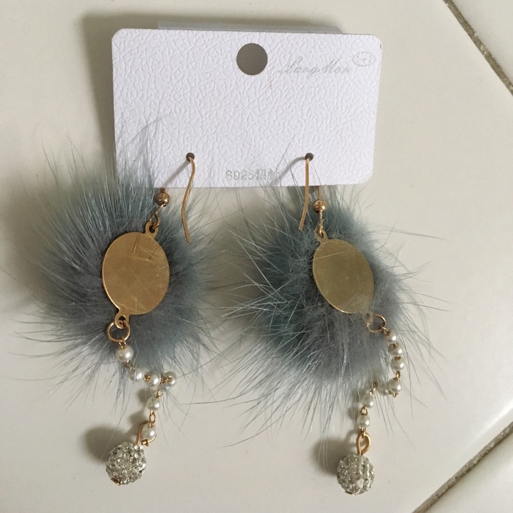 Earring - Picture 2 of 2